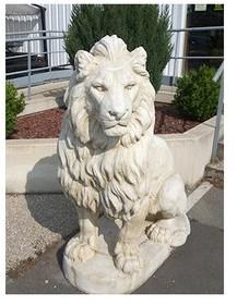 Lion en statue de pierre