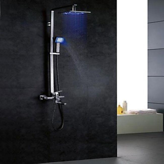 Robinet de douche et baignoire avec tête de douche