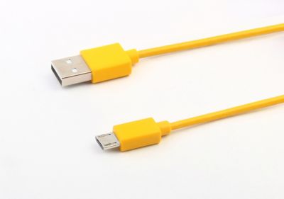 Essentielb 1M Jaune - Câble micro USB Essentielb 1M Jaune - Câble