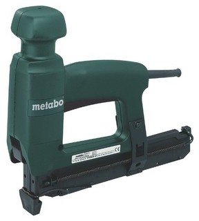AGRAFEUSE-CLOUEUSE METABO TAM 3034