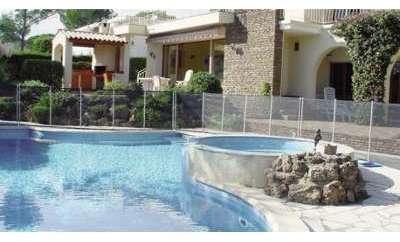 Barriere de piscine Beethoven Noire avec piquets a