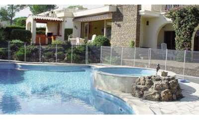 Barriere de piscine Beethoven Noire avec piquets a