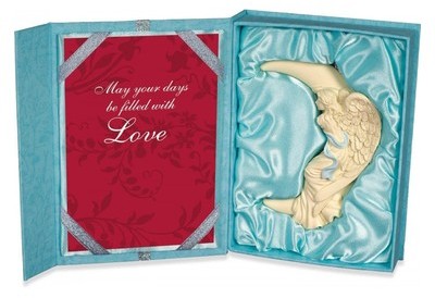 Boite cadeau ange clair de lune. Sa taille est de