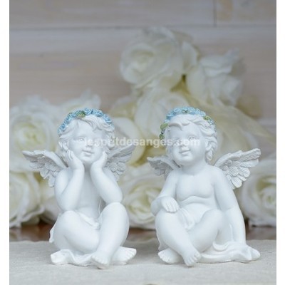Deux anges souriants. Dimensions 8.8 x 11 cms Maté