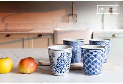 Quatre tasses en porcelaine Blue Lagoon Quatre tasses en porcelaine