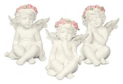 Trois anges chérubins adorables. Chaque figurine d