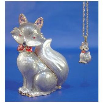 Renard avec pendentif