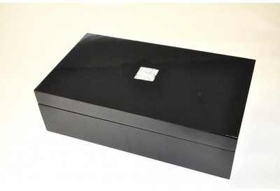 Boite Rectangulaire laque noir et coquille doeuf