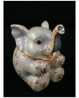 Boîte éléphanteau en époxy