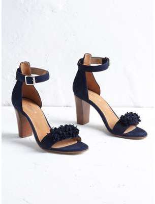 Sandales froufrous femme en cuir marine Sandales froufrous femme en