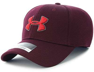 Under Armour - Casquette Fitted Blitzing II Bordea