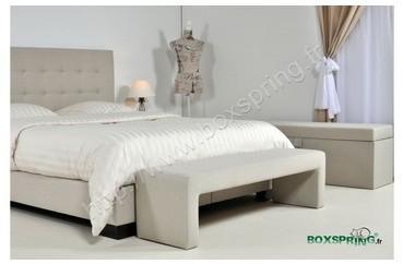 Banc de bout de lit capitonné