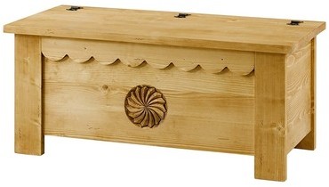 Coffre sculpté avec rosace pin massif 110 cm