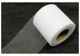 Rouleau de tulle blanc