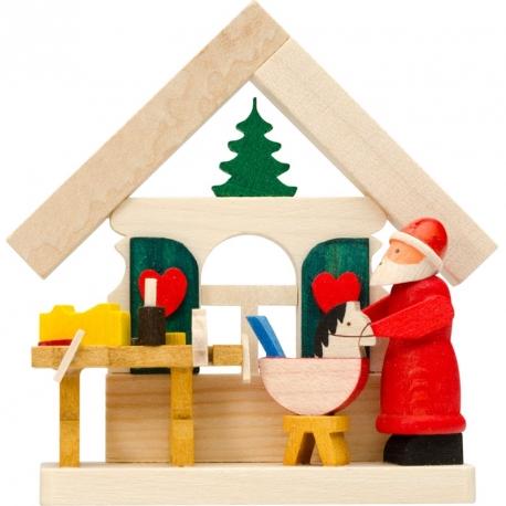 Père Noël et rennes dans sapin de Noël en bois