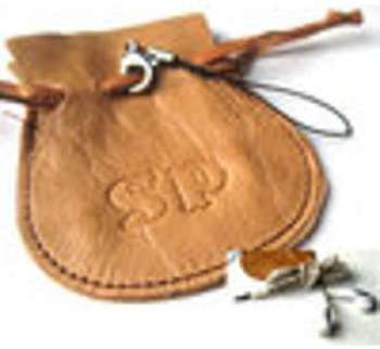 Bijou de portable homme cuir personnalisé INITIALES Bijou de portable homme cuir