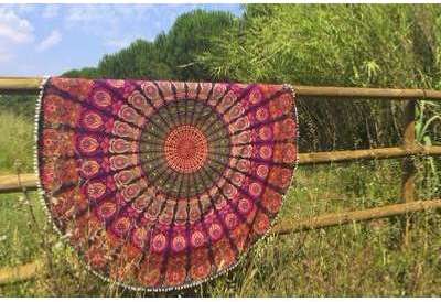 Drap de plage rond violet pompons