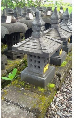 Lanterne japonaise en pierre de lave 55cm