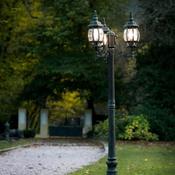 Lampadaire extérieur électrique 3 lumières en méta