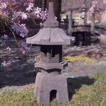 Lanterne japonaise pagode zen en pierre de lave 80