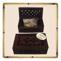 Boite en bois et pierre ambre.