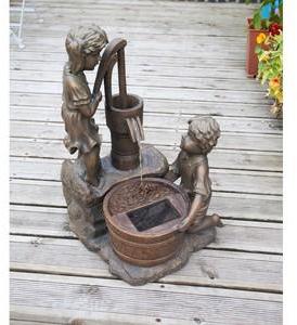 Fontaine solaire Pompe à eau avec enfants