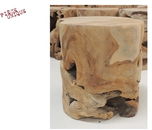Bout de canapé en Teck massif / H40 x L35 x P35 cm