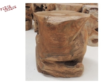 Bout de canapé en Teck massif / H40 x L35 x P35 cm
