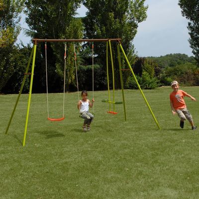 Portique en acier avec 3 balançoires