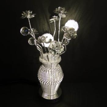 Lampe vase fleurs aluminium LED - Elsa - EN SOLDES