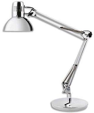 En métal chromé. Tête orientable. Parfaite stabili