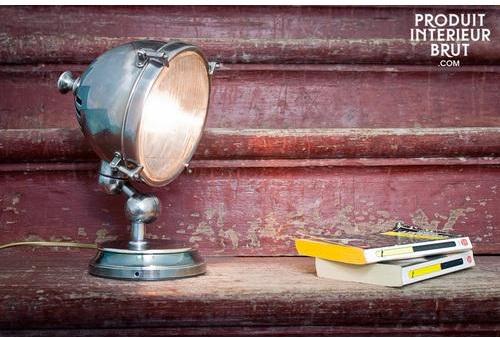 Lampe a poser phare argentée