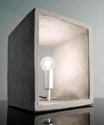 Lampe à poser en béton industriel DAISY
