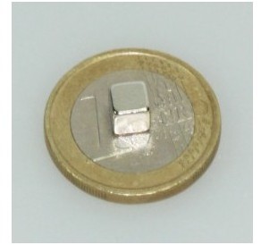 Aimant cube nickel 5 x 5