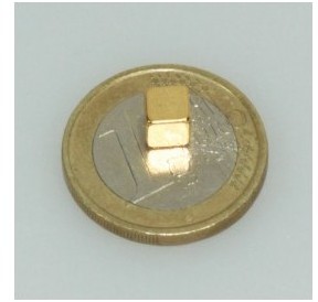 Aimant cube or 5 x 5