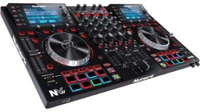 NUMARK NVII - Contrôleur 4 voies + 16 pads + carte