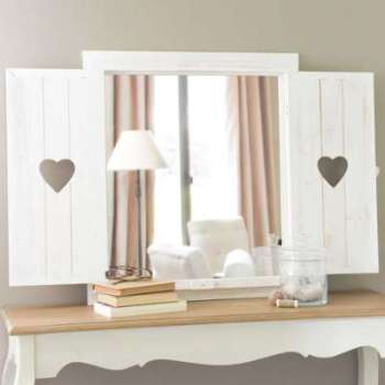 Miroir fenêtre avec c?urs en bois blanchi H 71 cm