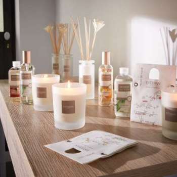 Diffuseur de parfum à bâtonnets thé en fleur 75ml Diffuseur de parfum à bâtonnets