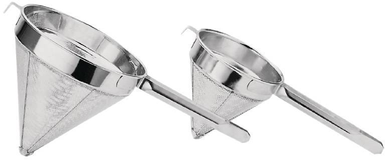 Chinois En Inox - Trous 2mm - Disponibles en 2 Tailles Chinois En Inox - Trous 2mm
