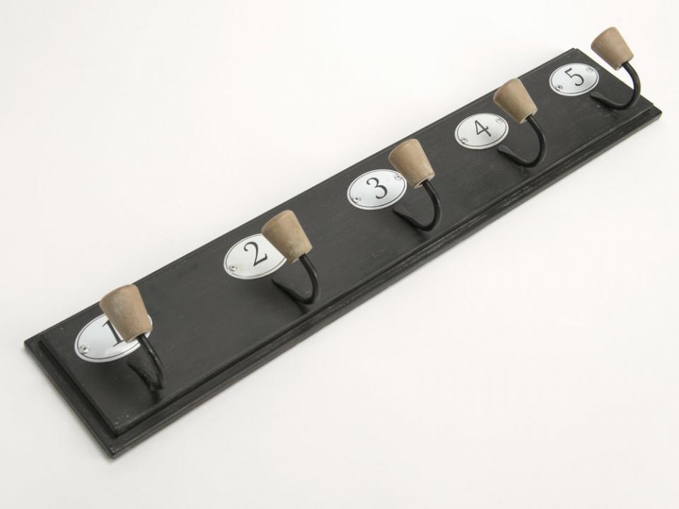 Patère avec numéro en bois et métal noir FABRIC 5
