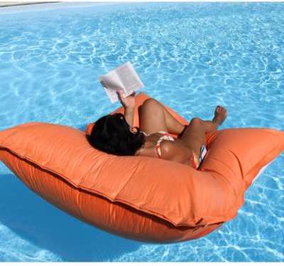 Coussin de piscine géant