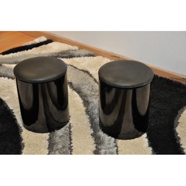 Lot de 2 poufs laqués noir