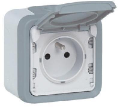 Prise 2P+T LEGRAND étanche complet