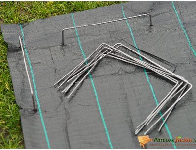 Agrafes métalliques pour films et toiles de pailla