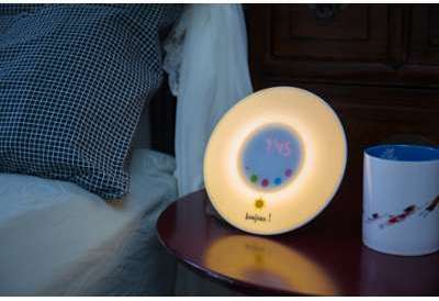 Réveil lumineux simulateur daube pour un éveil en
