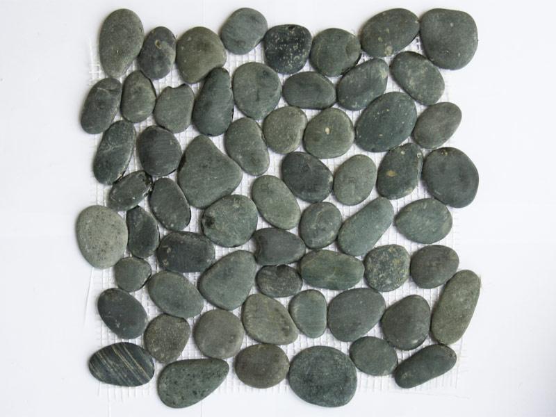 Mosaïque de galets pierres naturelles noires dél