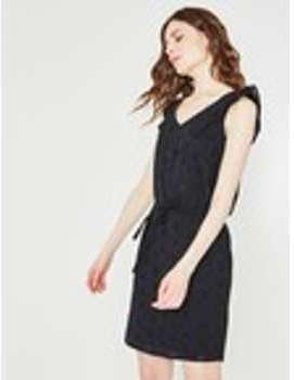 Robe en broderie anglaise Robe en broderie anglaise