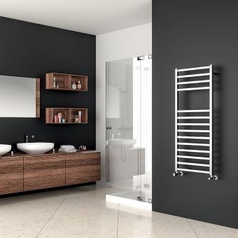 Radiateur sèche-serviettes chromé de design modern
