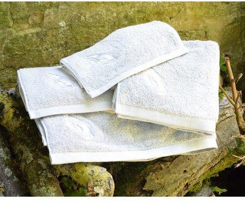 Serviette de bain brodée Parfum dambiance gris cl