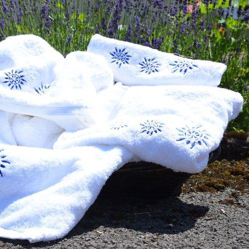 Serviette de bain brodée Rosace bleu